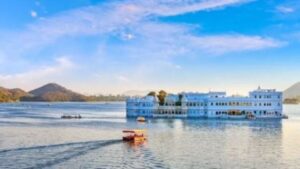 famous places to visit in Rajasthan Lake pichola