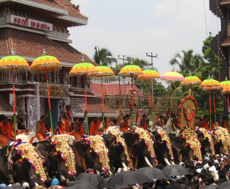 THIRSSUR POORAM