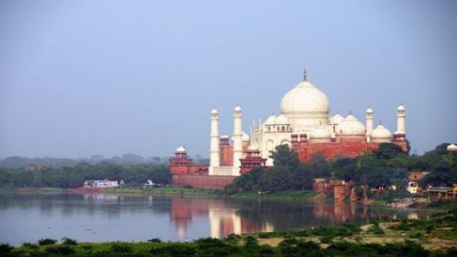 Vistt Agra while on tour in India