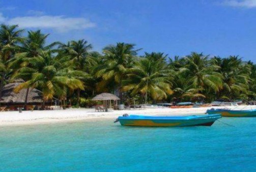 Kochi-Agatti (By flight 1 hour 35 minutes) / Agatti-Bangaram (By boat)