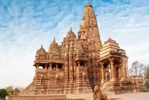 Khajuraho – Varanasi (By train – 7 hours 50 minutes; departure at 15:20 and arrival at 23:10)
