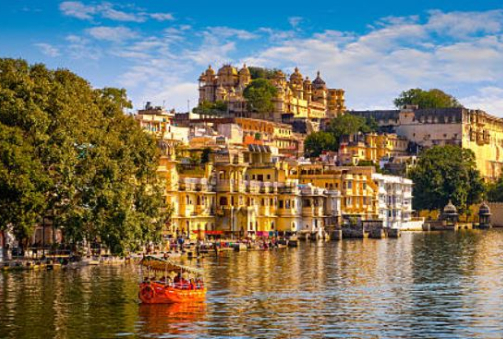 Pushkar–Chittorgarh–Udaipur (324 km, 6 hours)