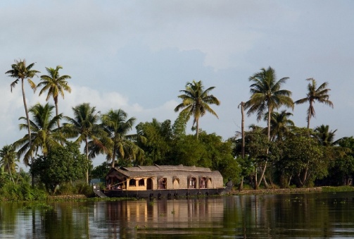 Thekkady-Alleppey (156 Km, 4 Hours 20 Minutes)
